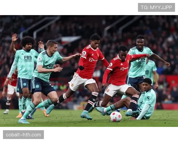 关键对决前瞻：最新足球赛事分析与球队状态深度点评