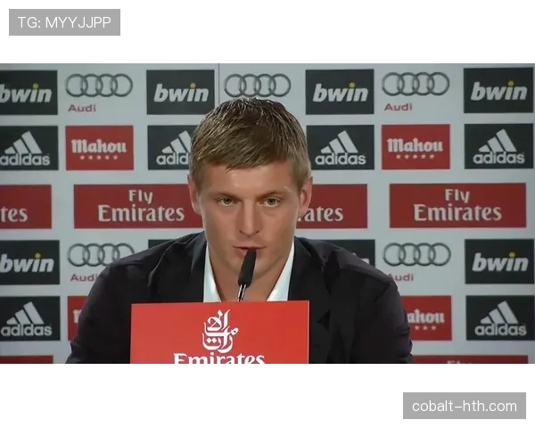 克罗斯中场价值