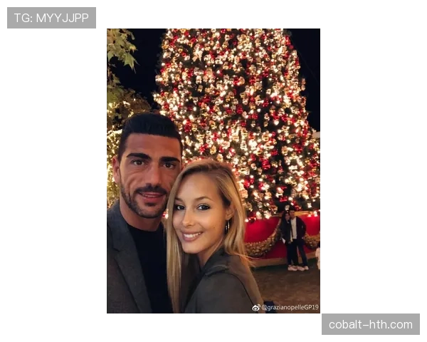 凯蒂莱德基居然在休息日穿得比派对女王还张扬，这生活也太不像游泳冠军了吧？