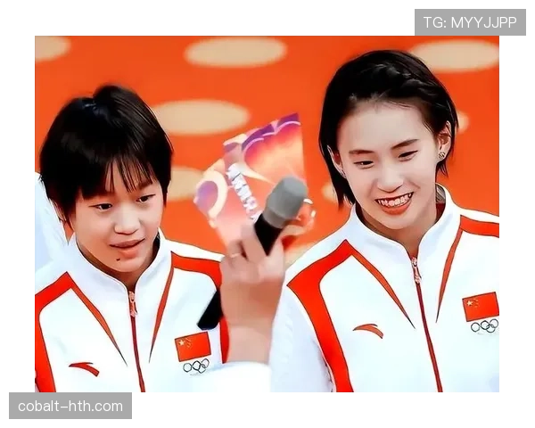 陈芋汐训练室像军营，街拍又像时装周，这反差谁顶得住