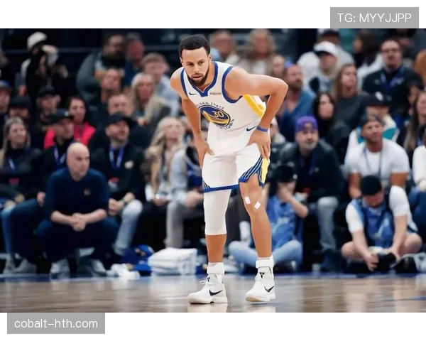 库里无球跑动较上季更高效拉开外线空间